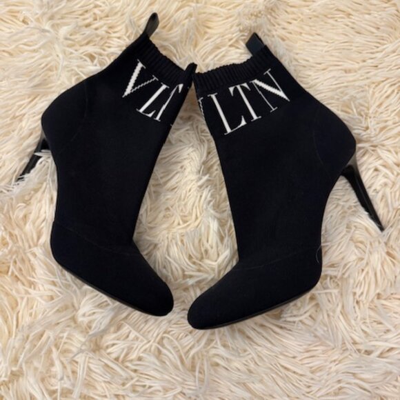 Valentino Black Boots - Picture 1 of 4